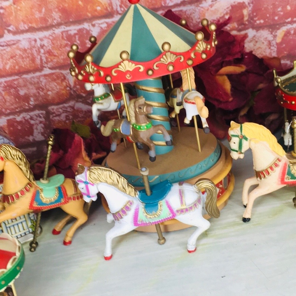 Vintage 80s Enesco  Christmas Carousel Set - Picture 7 of 14